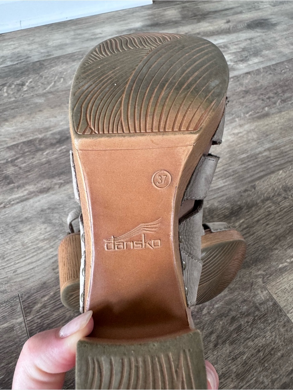 Dansko Taupe Leather Cutout Playform Heeled Sandals with Buckle - Size: 37 - Picture 10 of 10